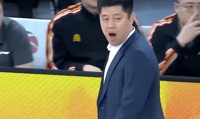 世预赛下注-没了李春江山西彻底垮了！进攻毫无战术，内线万人捅，要不换帅？|潘江|贾明儒|比赛|球队|法耶_新浪体育_新浪新闻