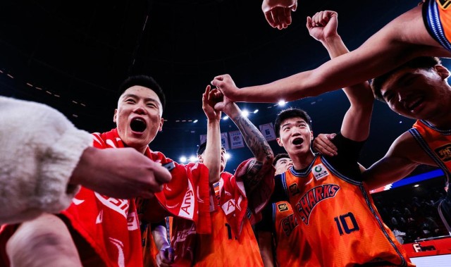 世预赛买球-CBA上海19人名单！7名球员续约，王哲林再打3年，张镇麟强势加盟