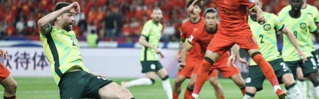 世预赛买球-【世预赛】王大雷黄油手塞鸟首秀 国足0比2澳大利亚